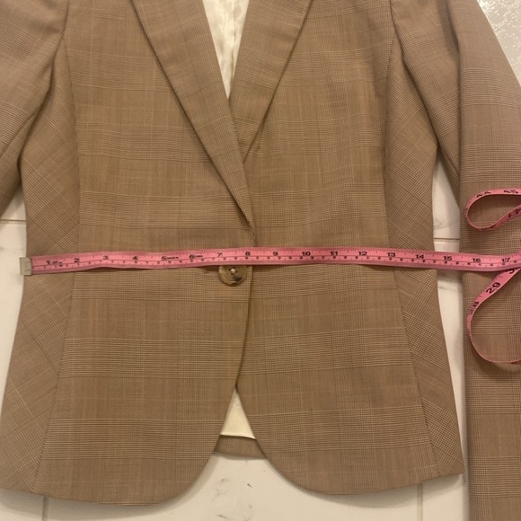Women’s Banana Republic Tan work/ business Suit size 2 - Picture 12 of 16